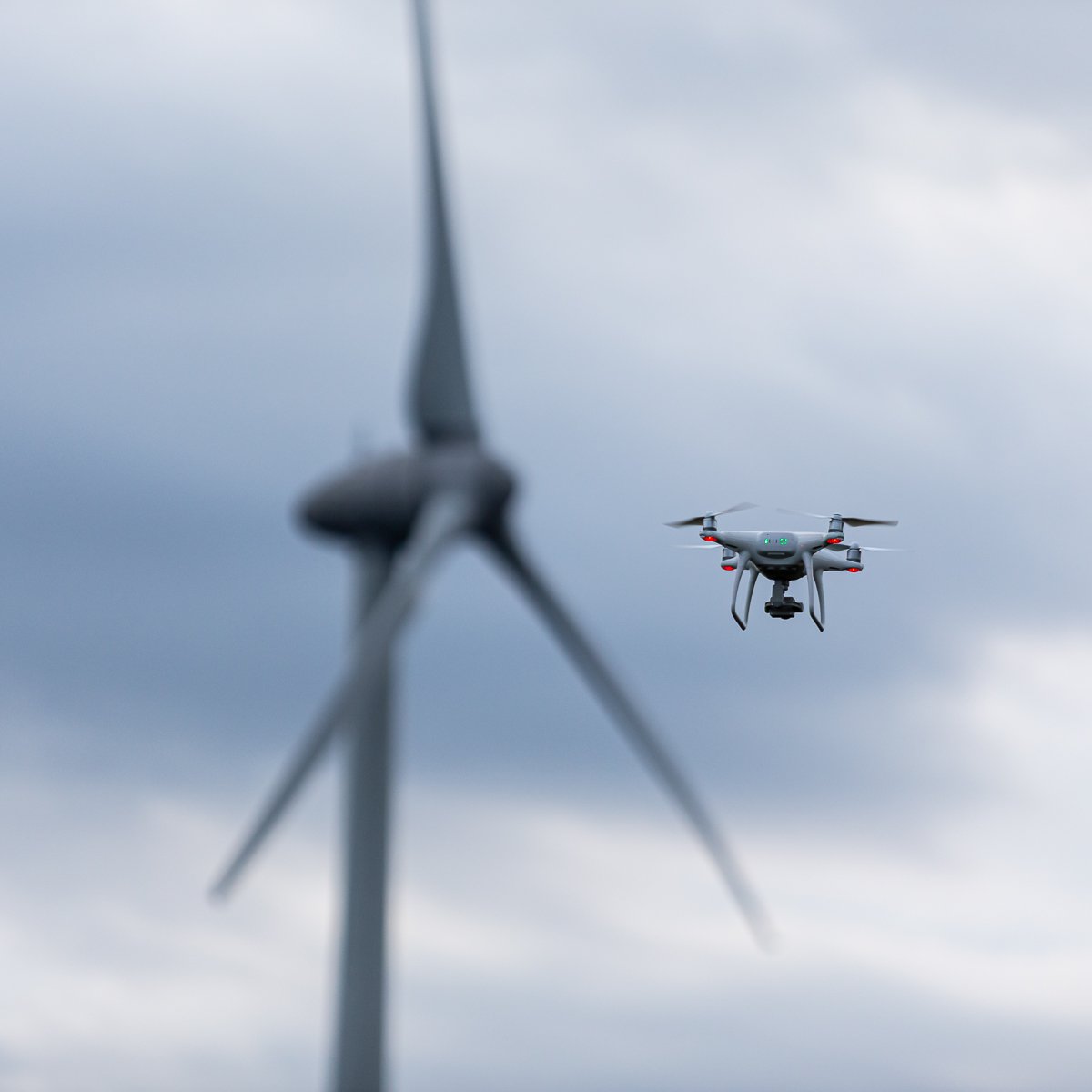 AB2P9426 Vidéo aérienne par drone, inspection éolienne.